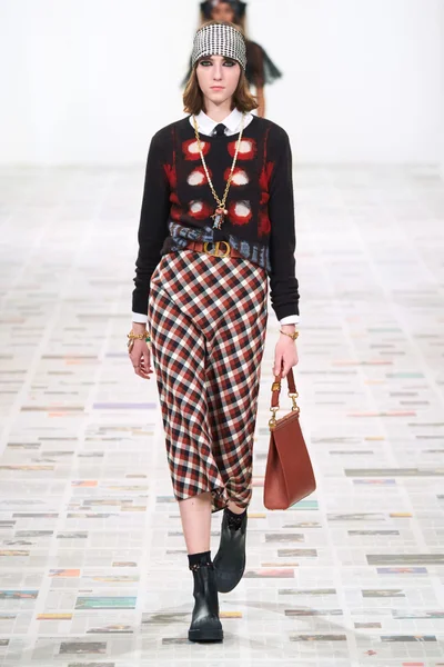 Look 9